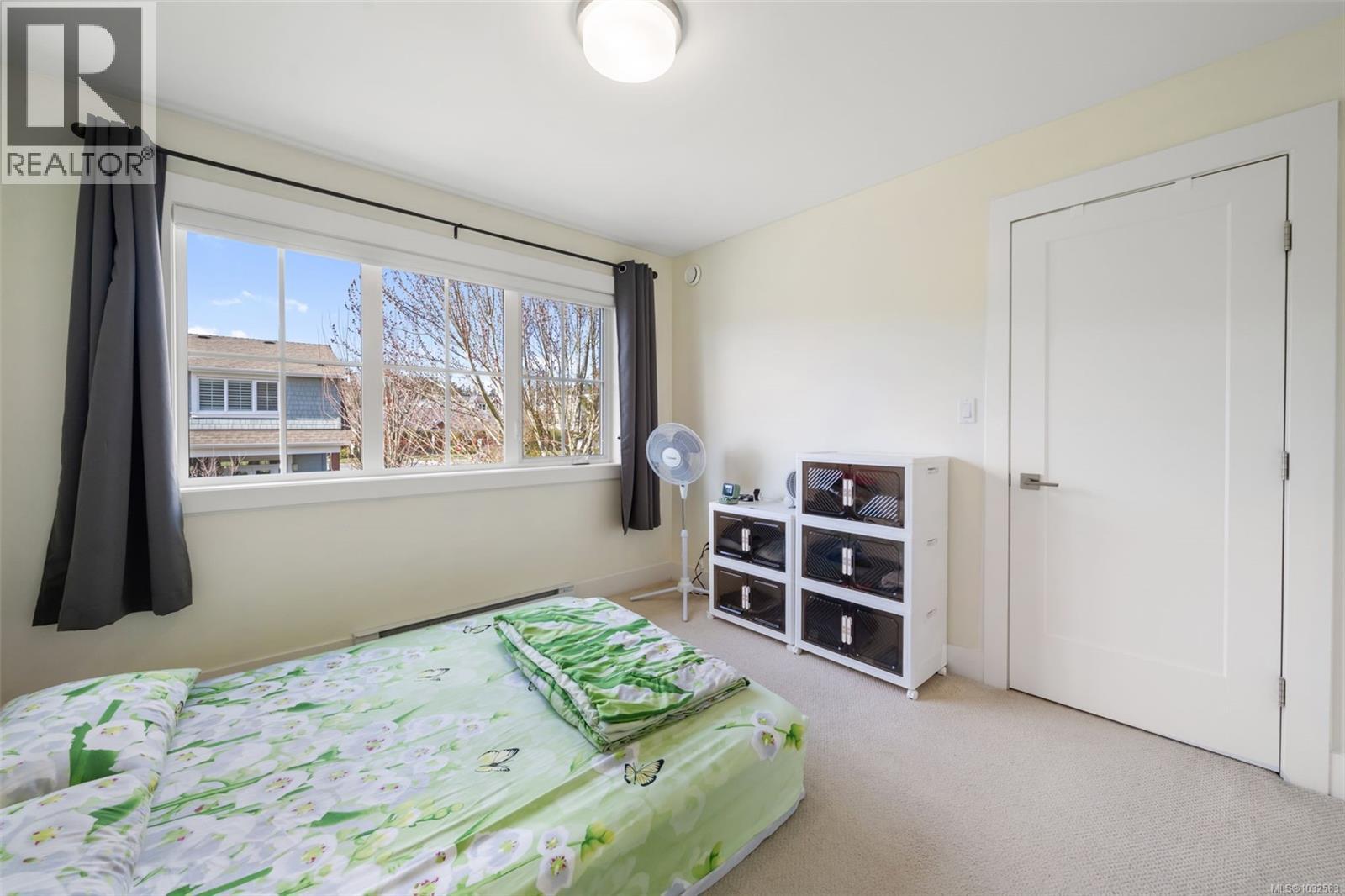  2015 Seawind Way, Sidney