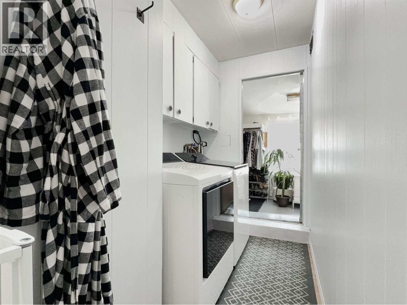 913 HODGSON ROAD - 12