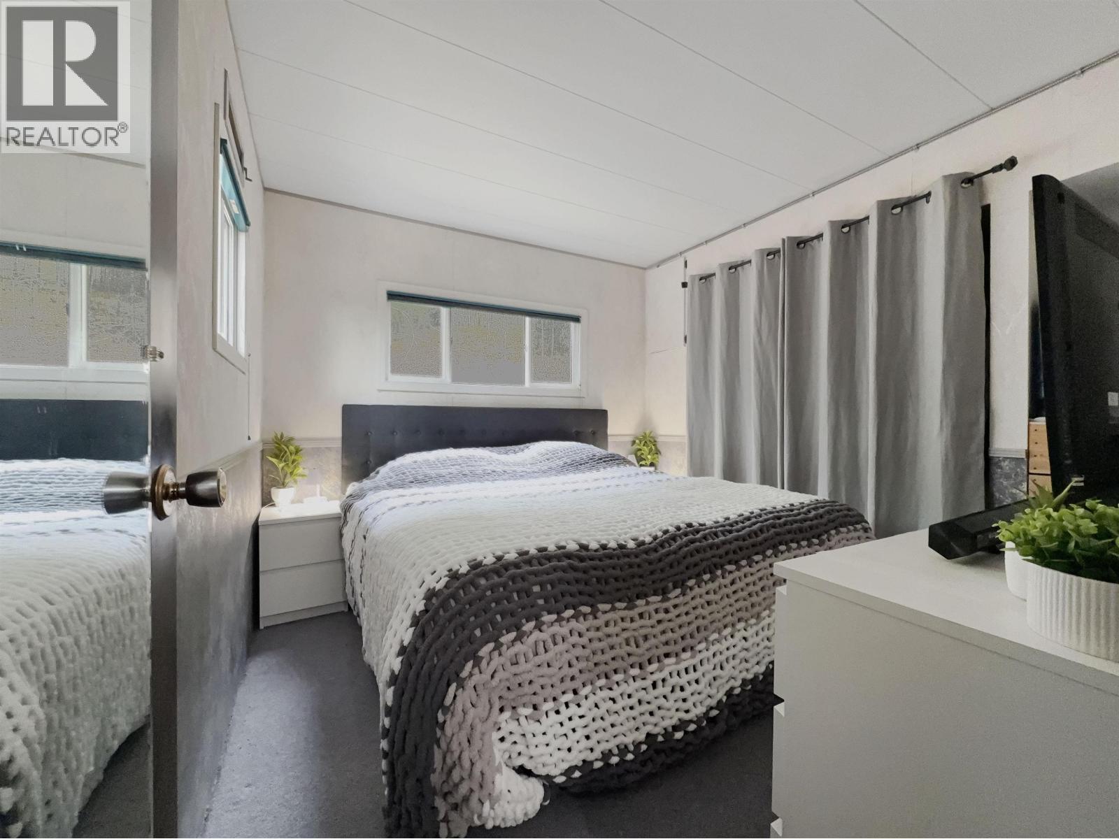 913 HODGSON ROAD - 10