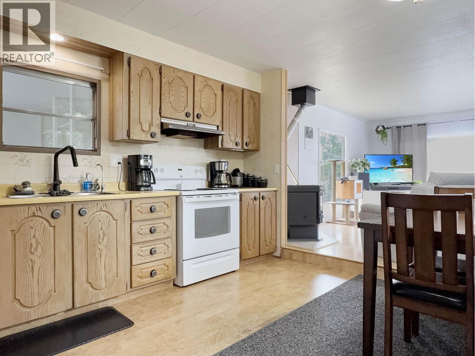 913 HODGSON ROAD - 6