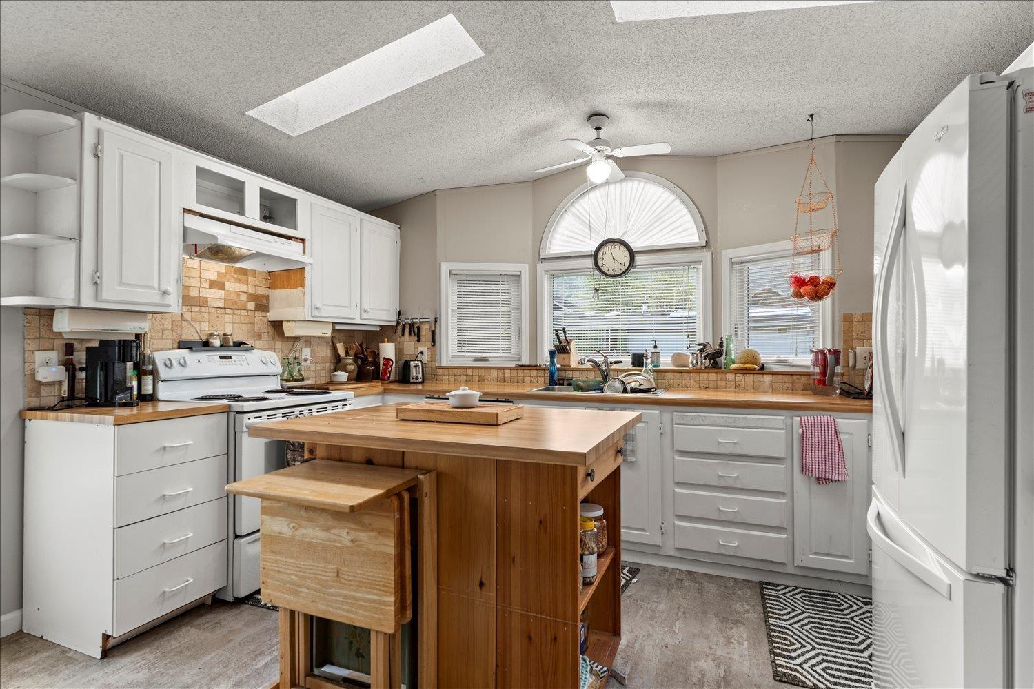 22 44565 MONTE VISTA DRIVE, Sardis South, Chilliwack