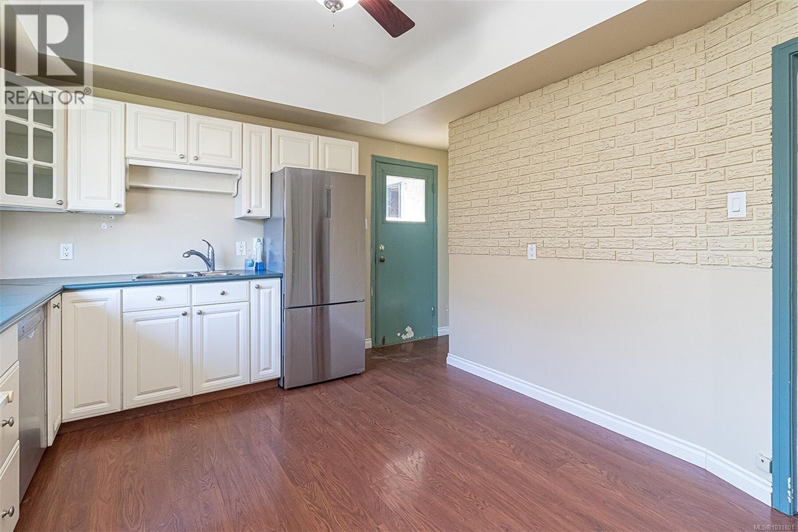  3426 Calumet Avenue, Saanich