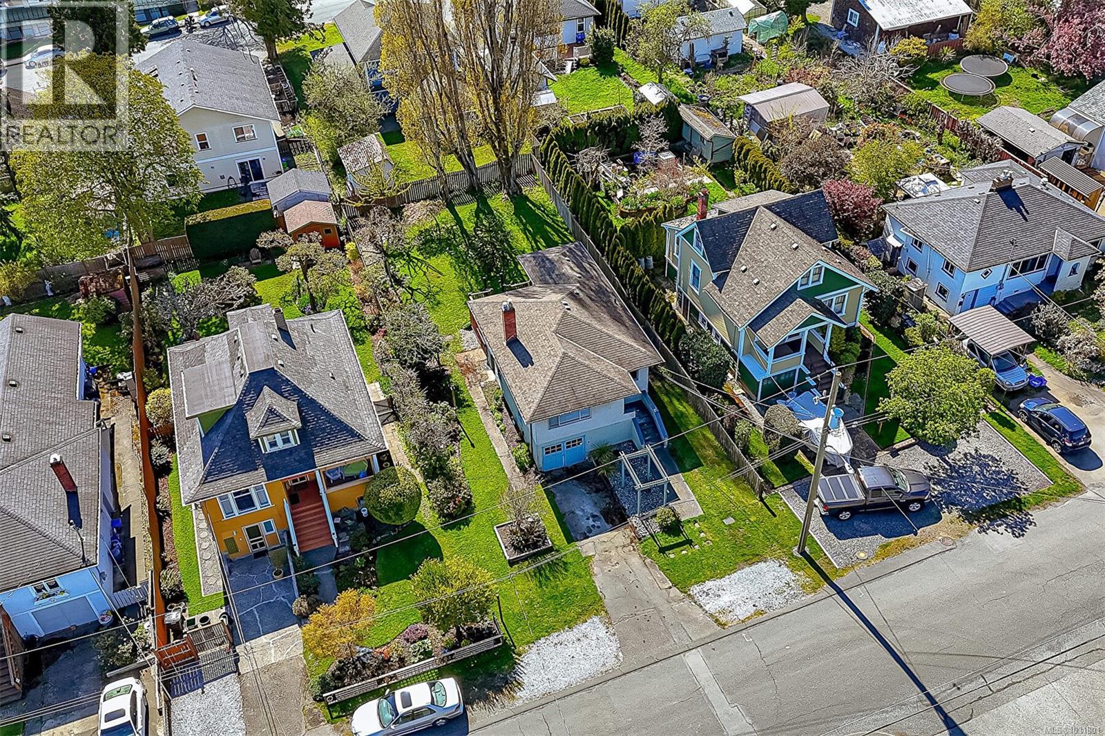  3426 Calumet Avenue, Saanich