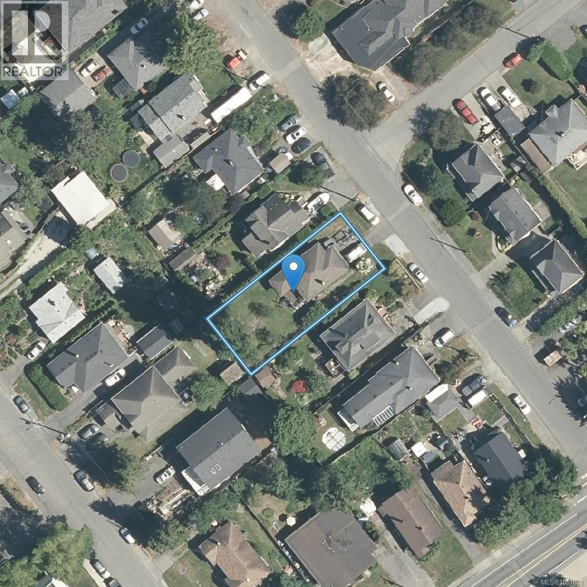  3426 Calumet Avenue, Saanich