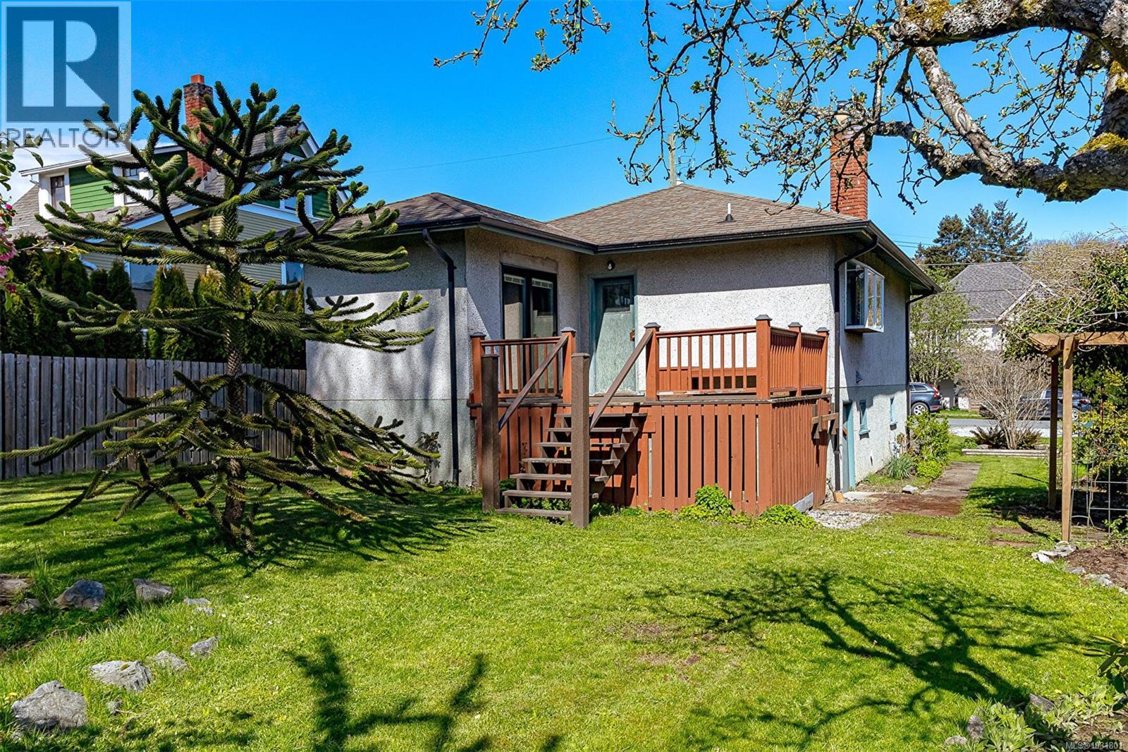  3426 Calumet Avenue, Saanich