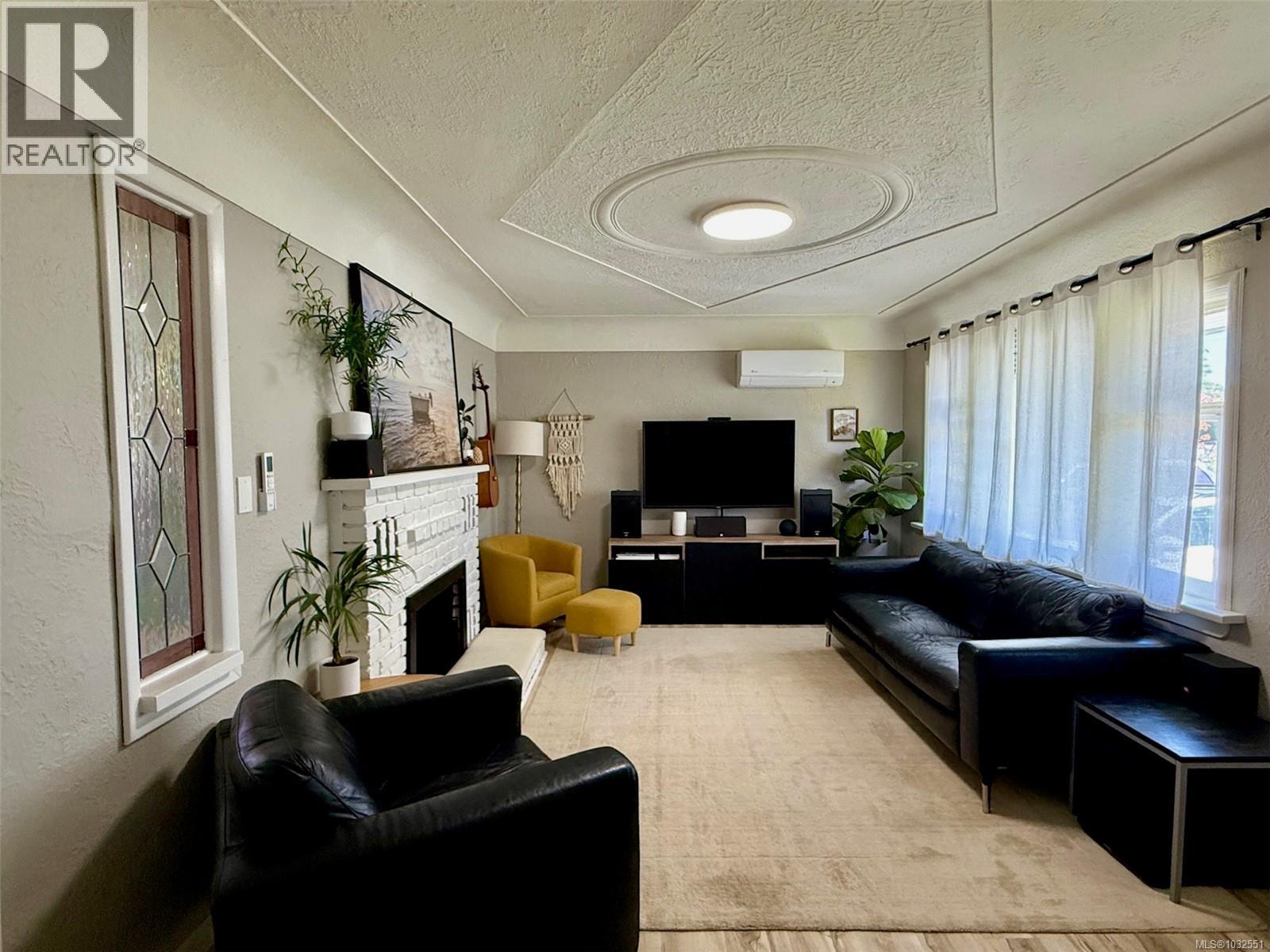  3350 Wascana Street, Saanich