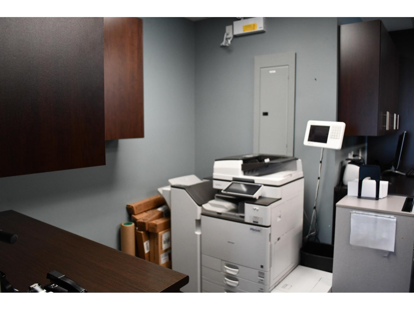 Office in Abbotsford - Image 16