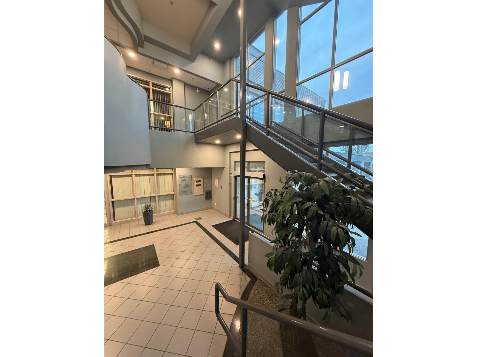 Office in Abbotsford - Image 20