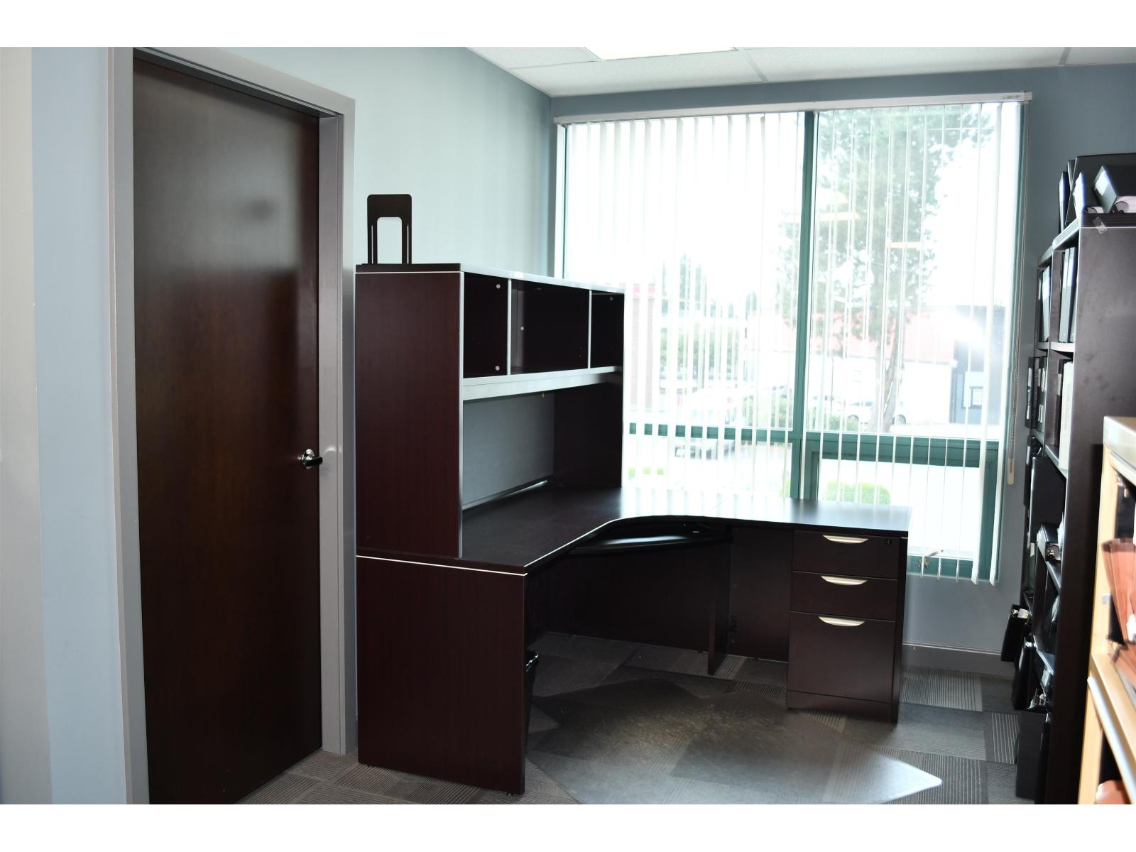 Office in Abbotsford - Image 15