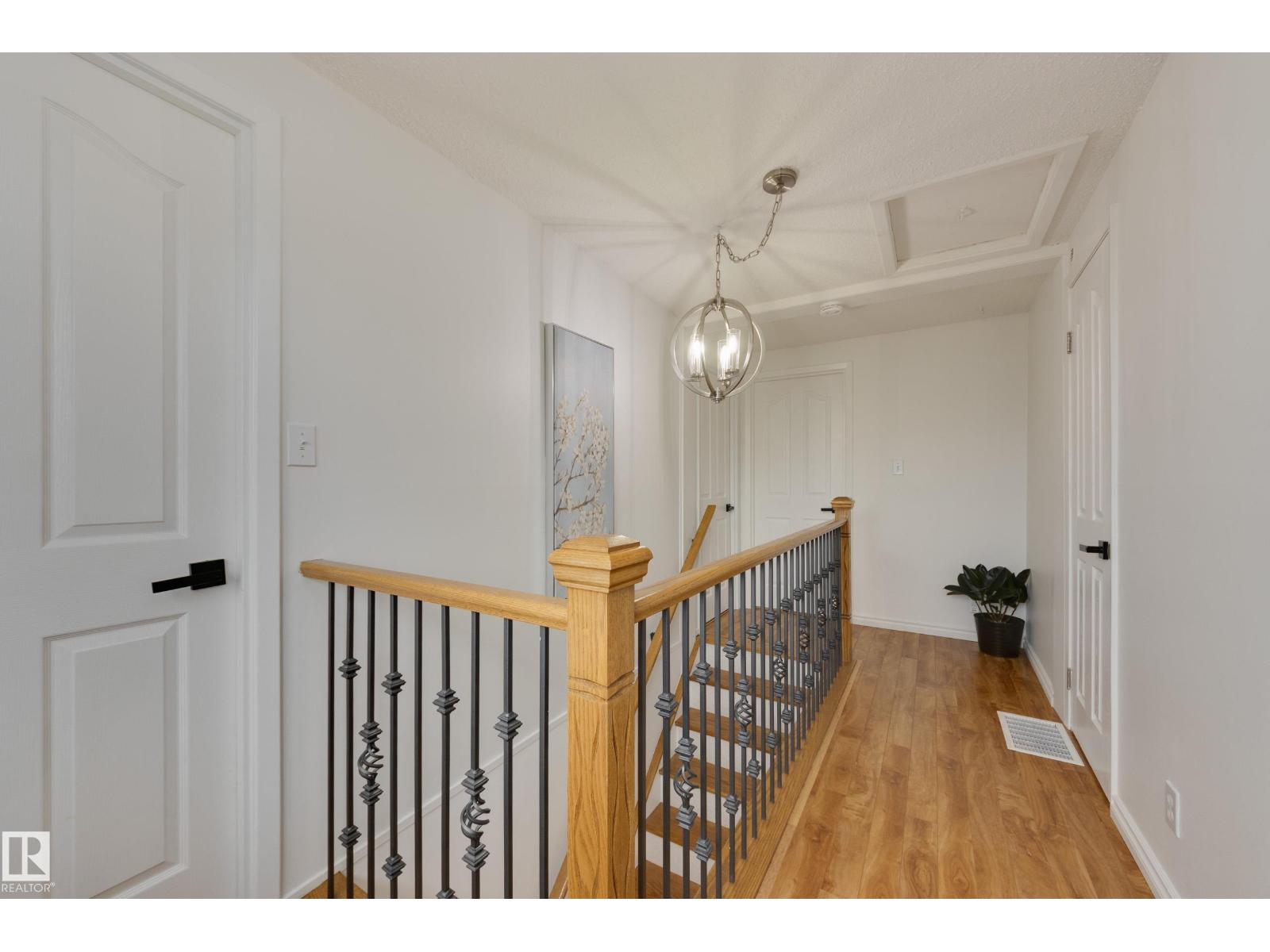 Single Family House for Sale in  RIDGEWOOD TC St. Albert 