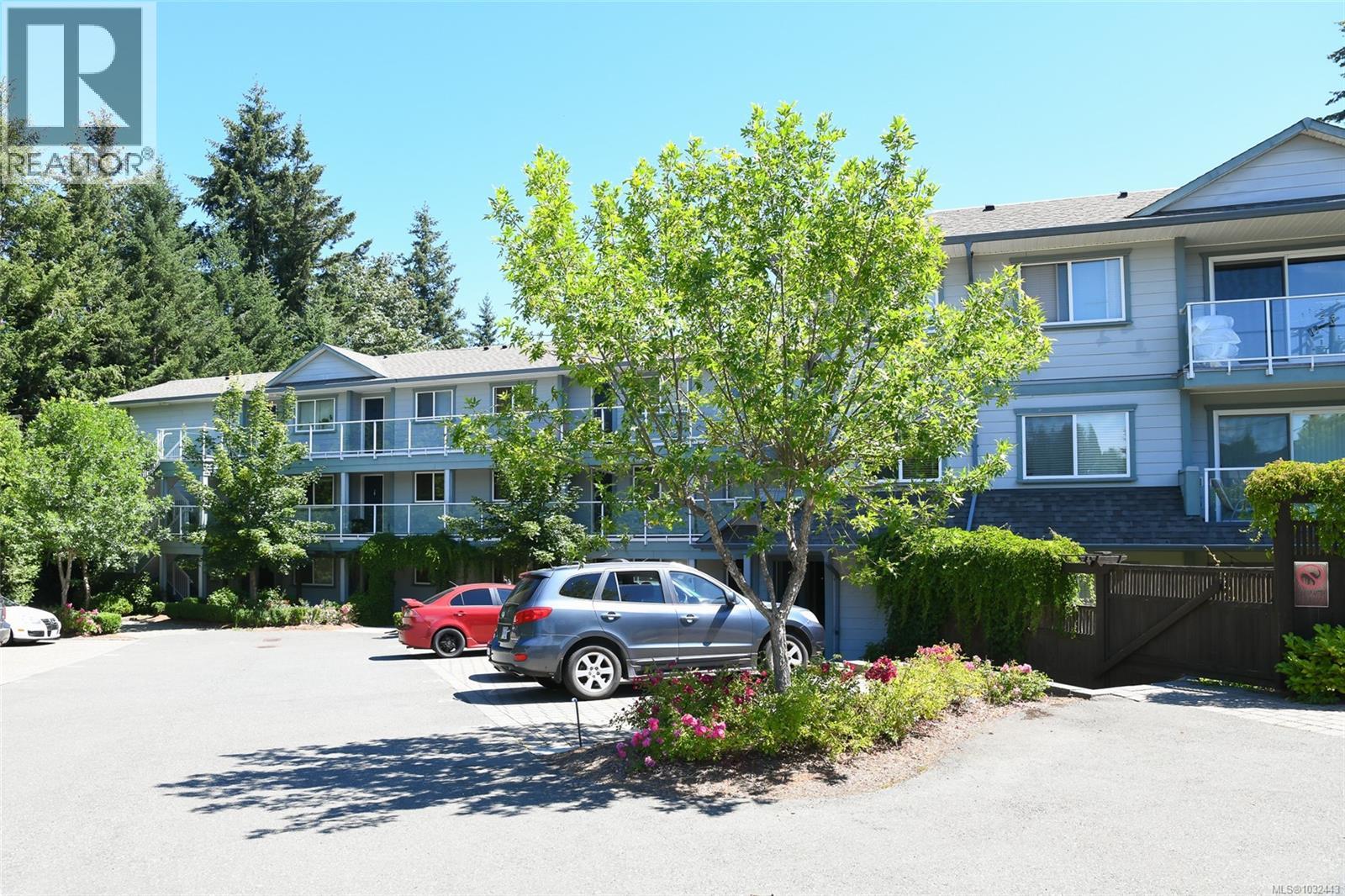 #302 840 Shamrock Pl - Image 3