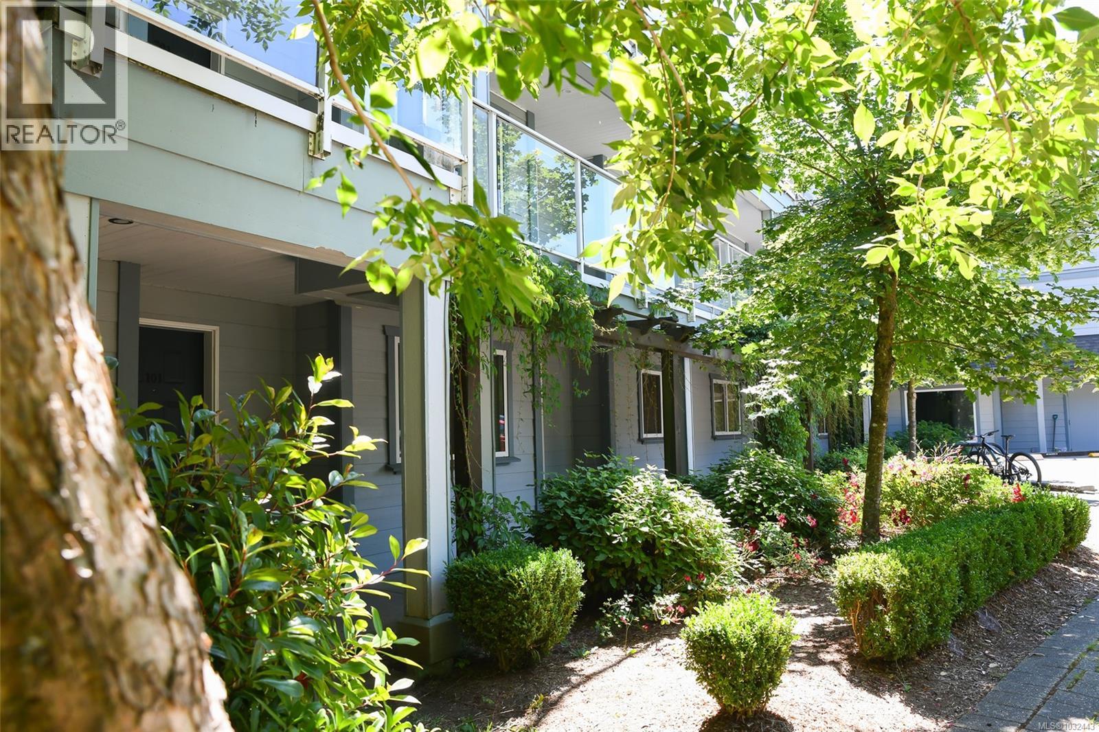 #302 840 Shamrock Pl - 4