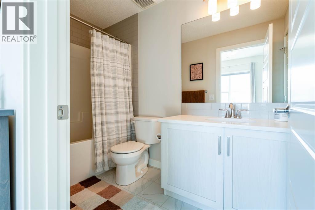 Single Family House 4 Level for Sale in  Sage Bluff Heights NW Sage Hill Calgary 