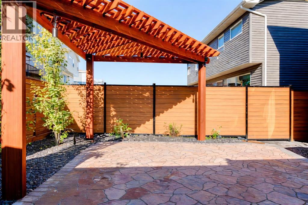 Single Family House 4 Level for Sale in  Sage Bluff Heights NW Sage Hill Calgary 