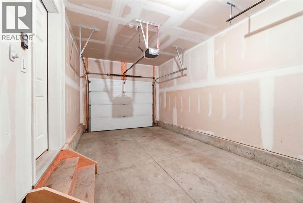 Single Family House 4 Level for Sale in  Sage Bluff Heights NW Sage Hill Calgary 