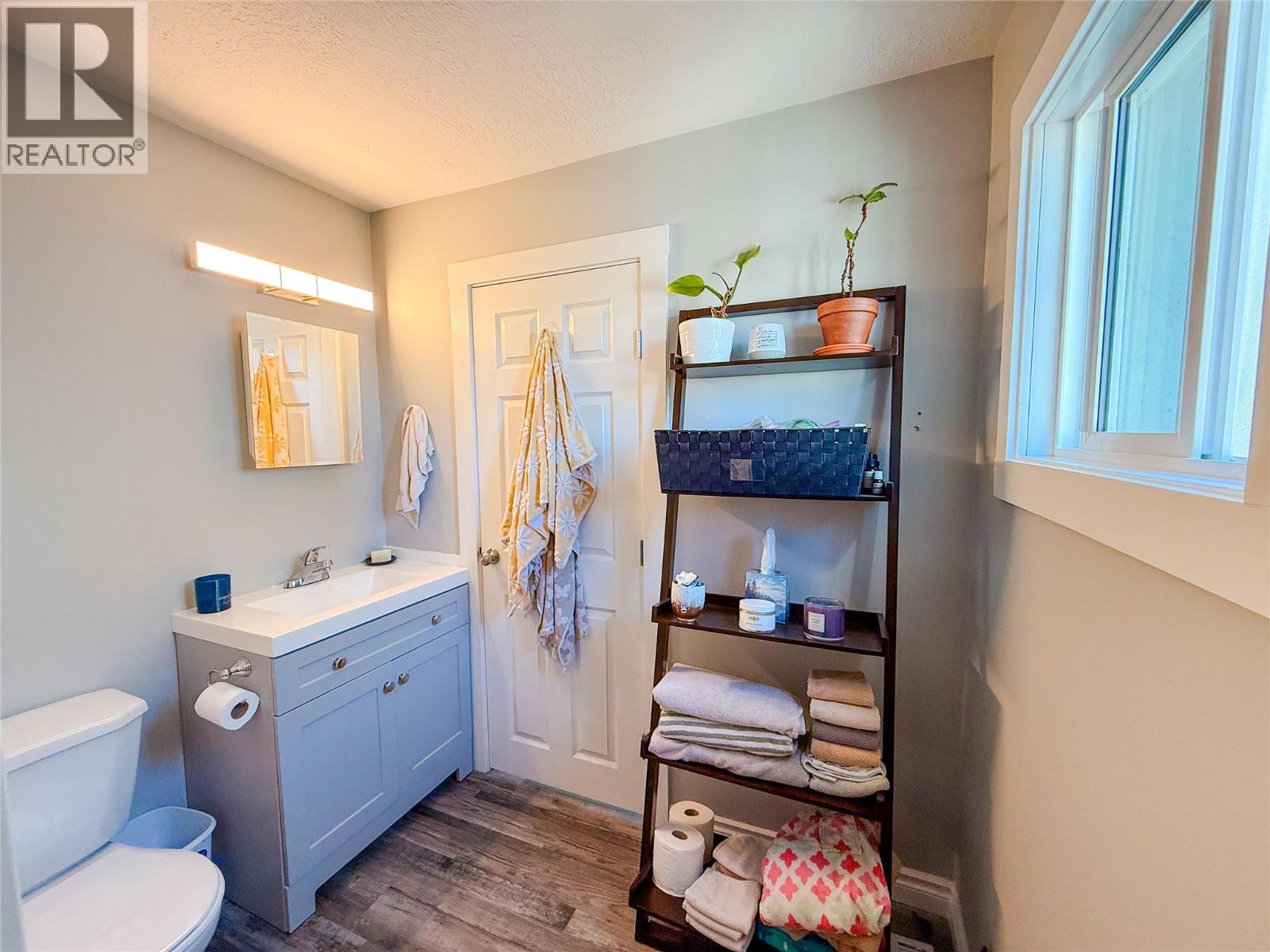 1149 96A AVENUE - 11