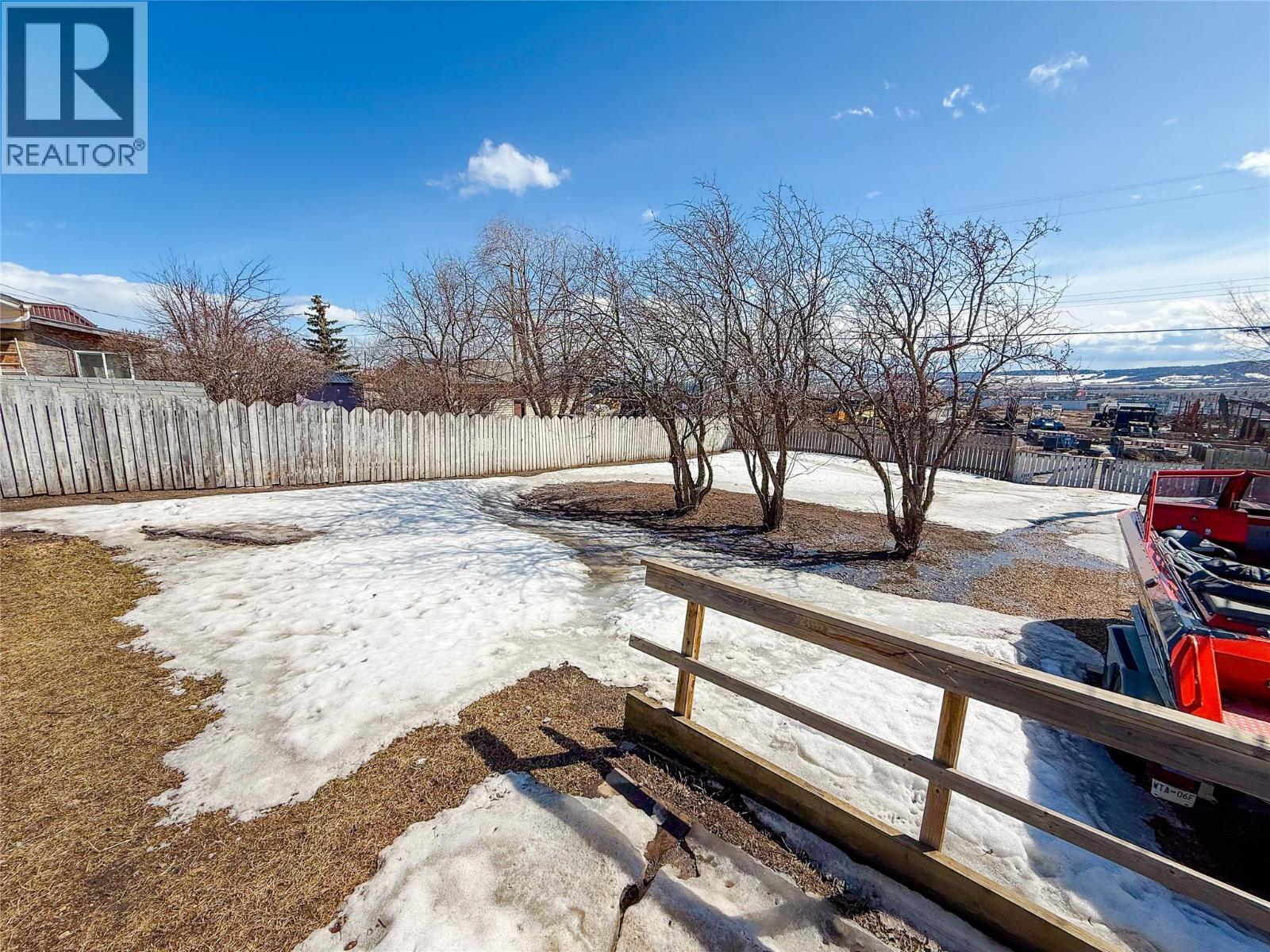 1149 96A AVENUE - 23