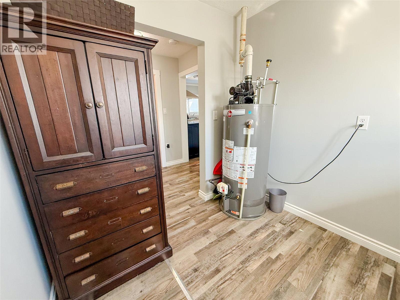 1149 96A AVENUE - 19