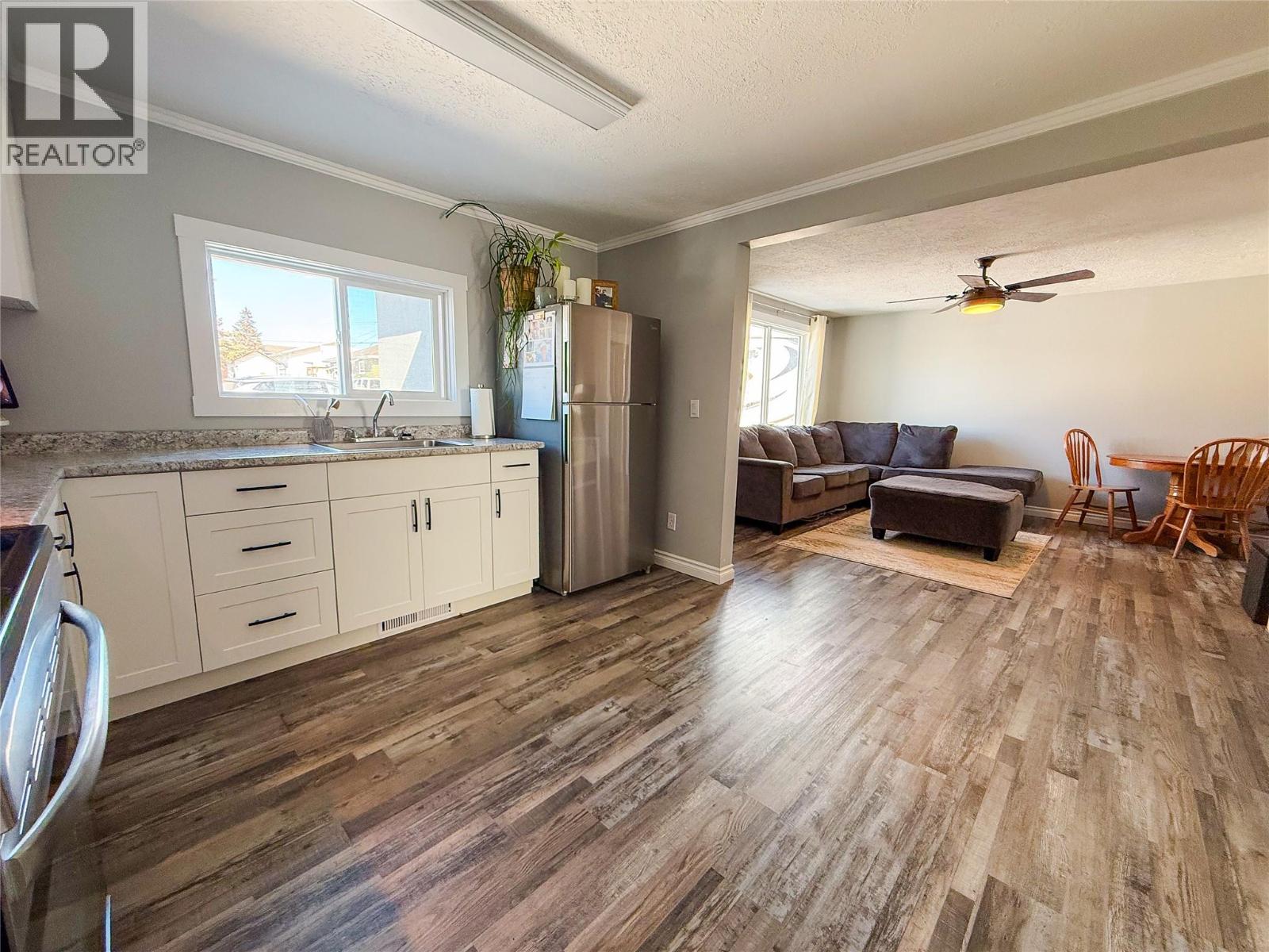 1149 96A AVENUE - Image 3