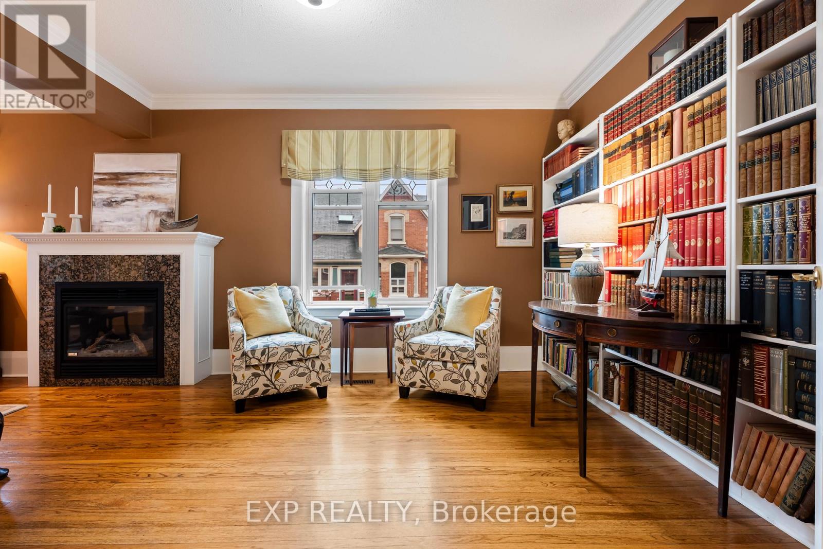 9 WELLINGTON STREET - 12