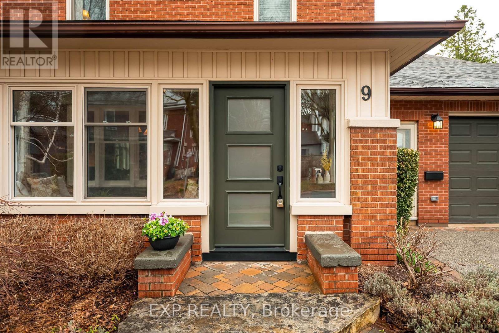 9 WELLINGTON STREET - 4