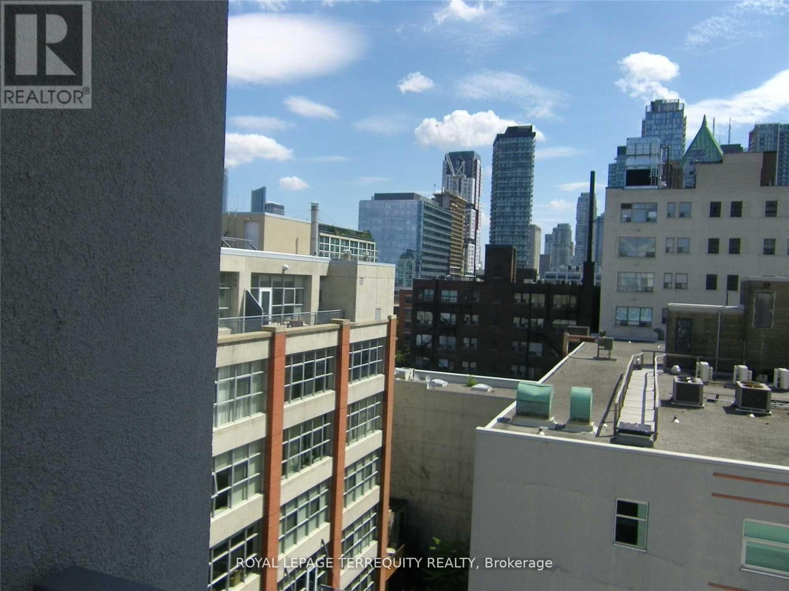 909 - 39 BRANT STREET — photo 11