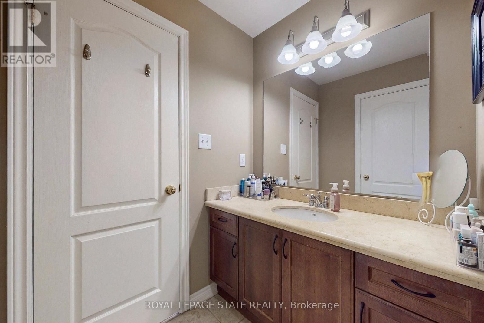 34 FOREST VALLEY CRESCENT - 36
