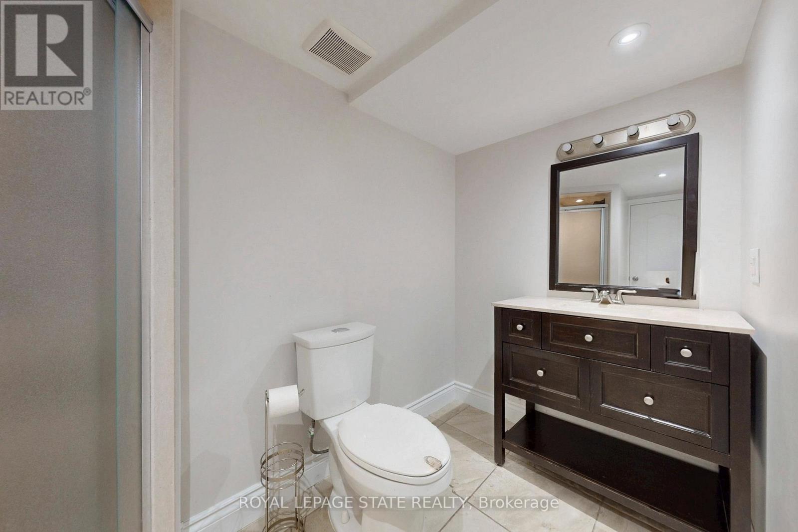 34 FOREST VALLEY CRESCENT - 40