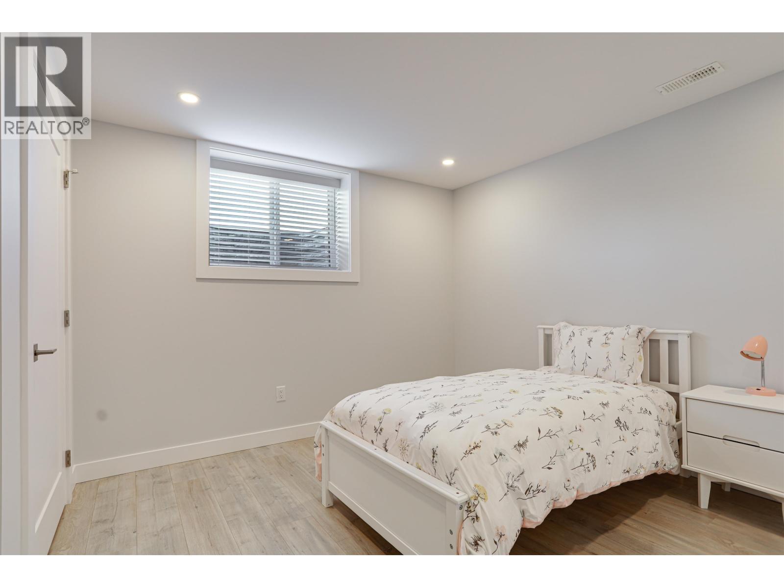 6 ROBINSON STREET, Kitimat