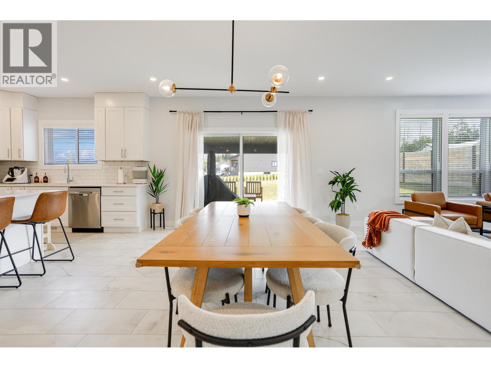 6 ROBINSON STREET - 14