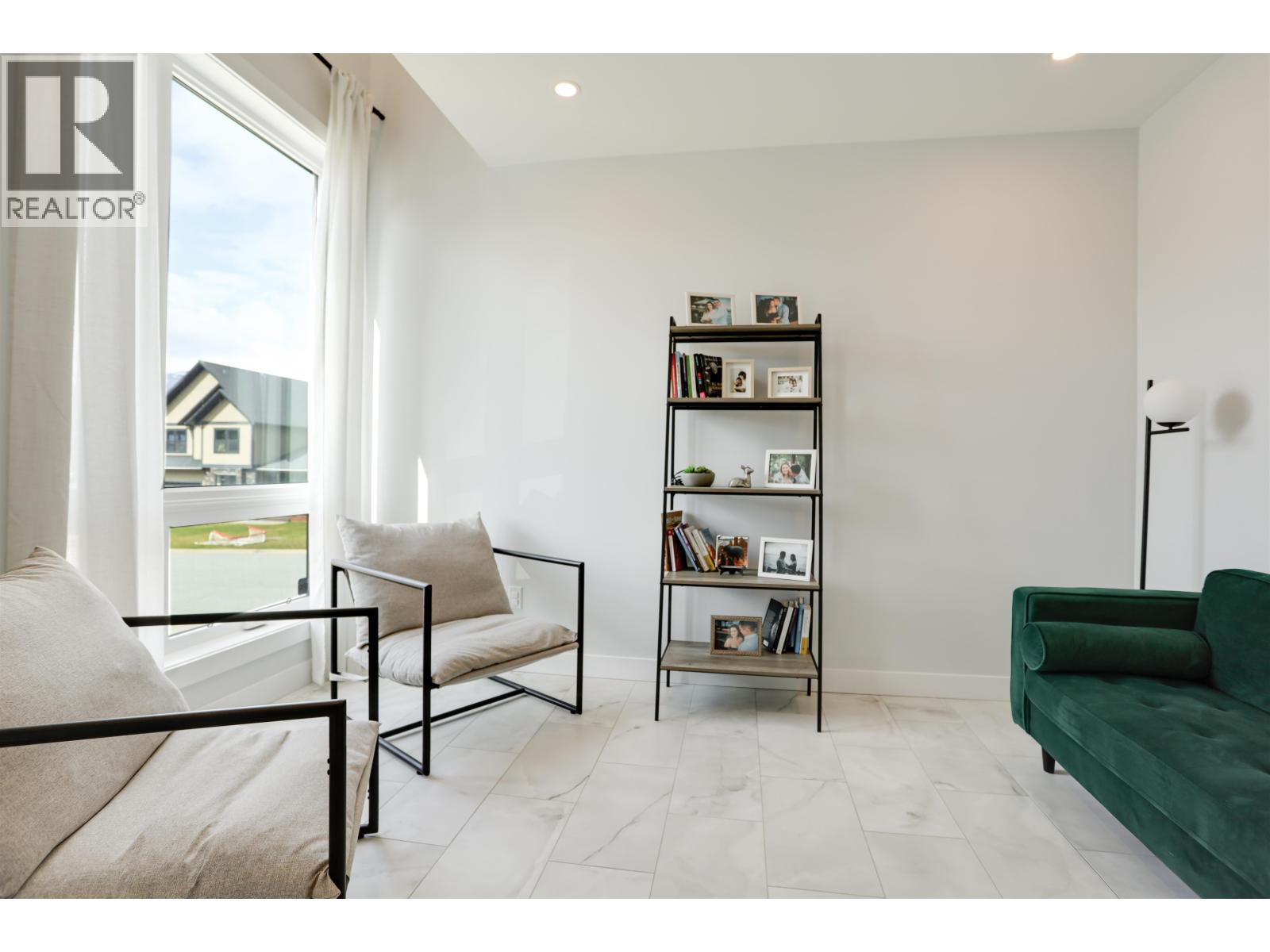 6 ROBINSON STREET, Kitimat