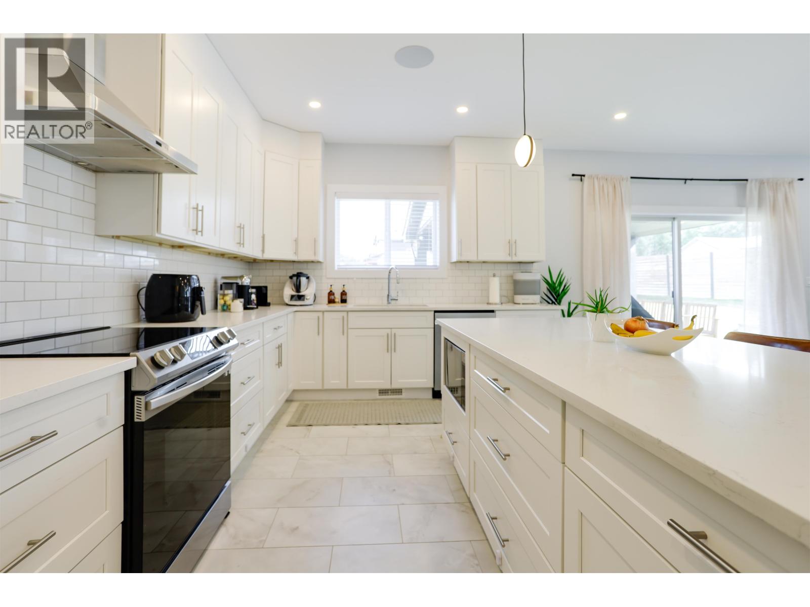 6 ROBINSON STREET, Kitimat