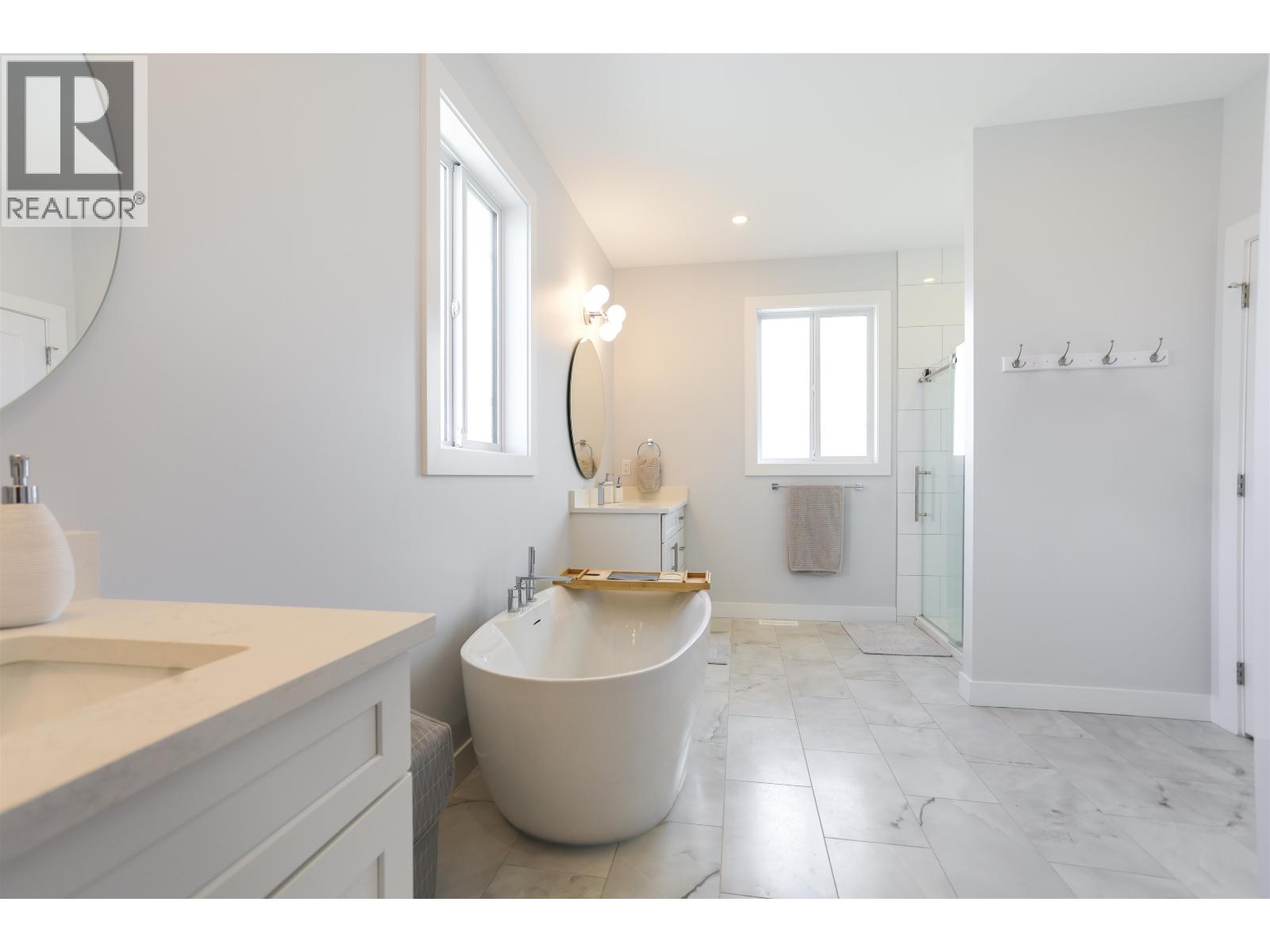 6 ROBINSON STREET, Kitimat