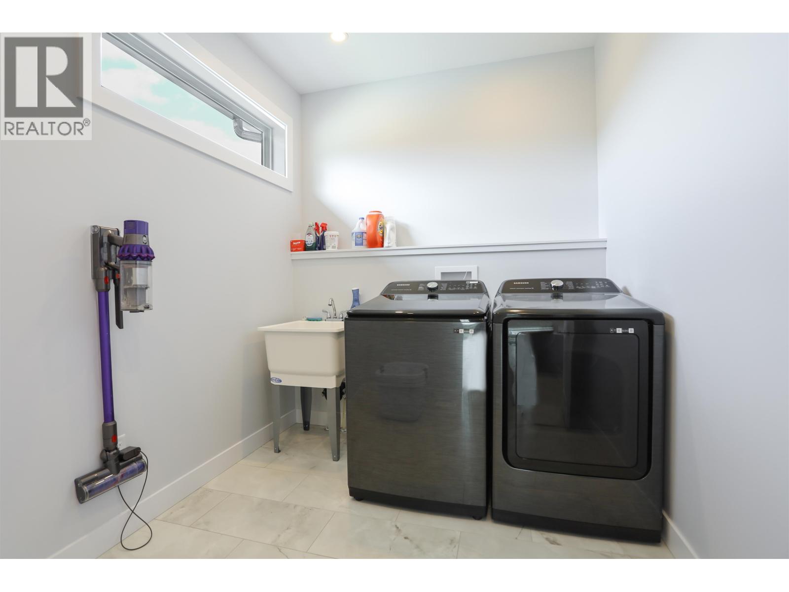 6 ROBINSON STREET, Kitimat