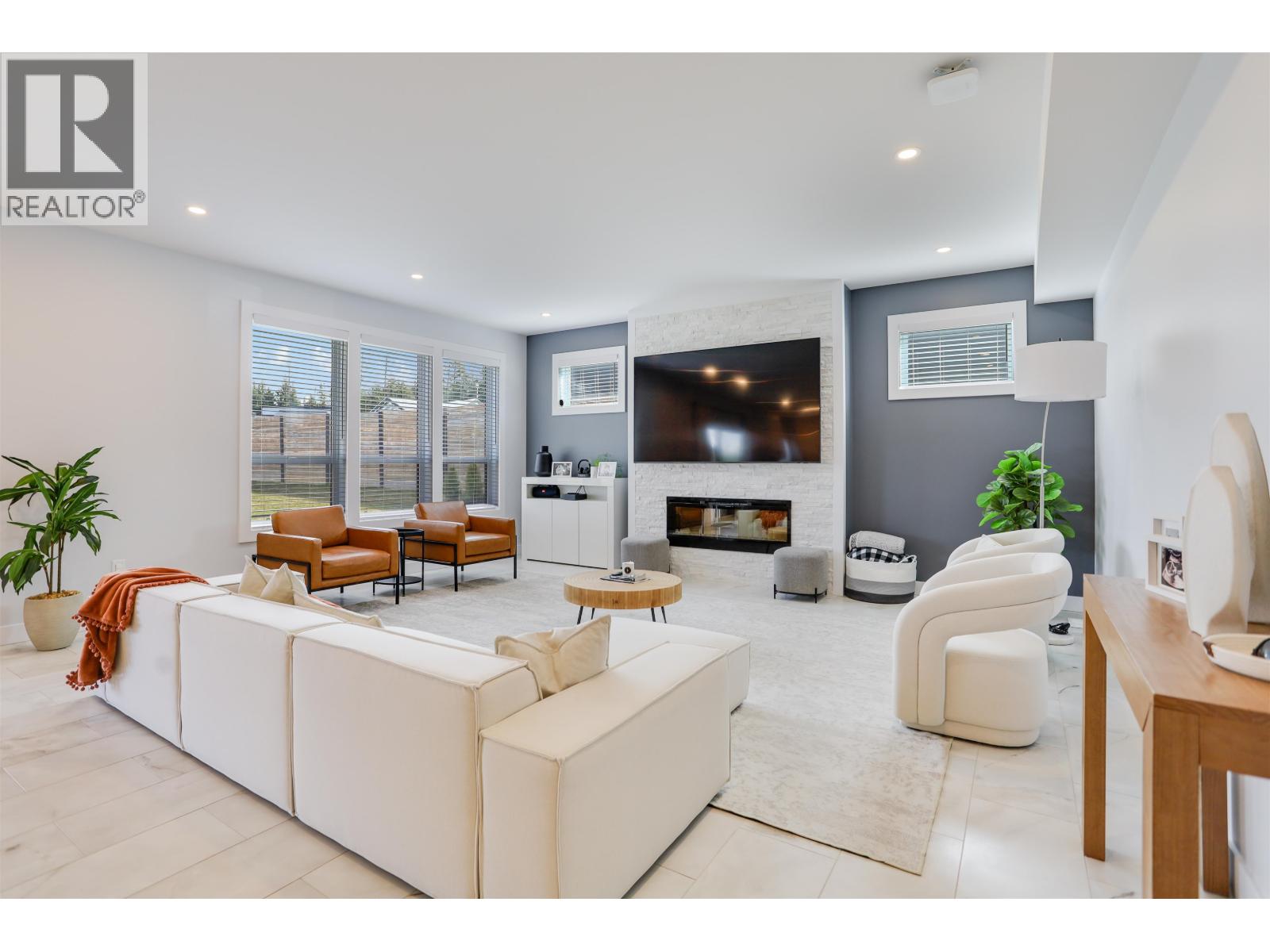 6 ROBINSON STREET, Kitimat