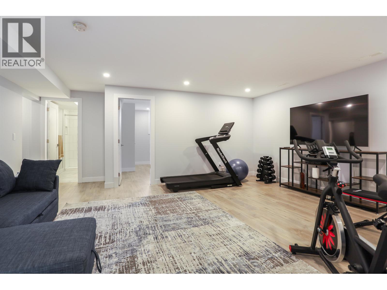 6 ROBINSON STREET, Kitimat