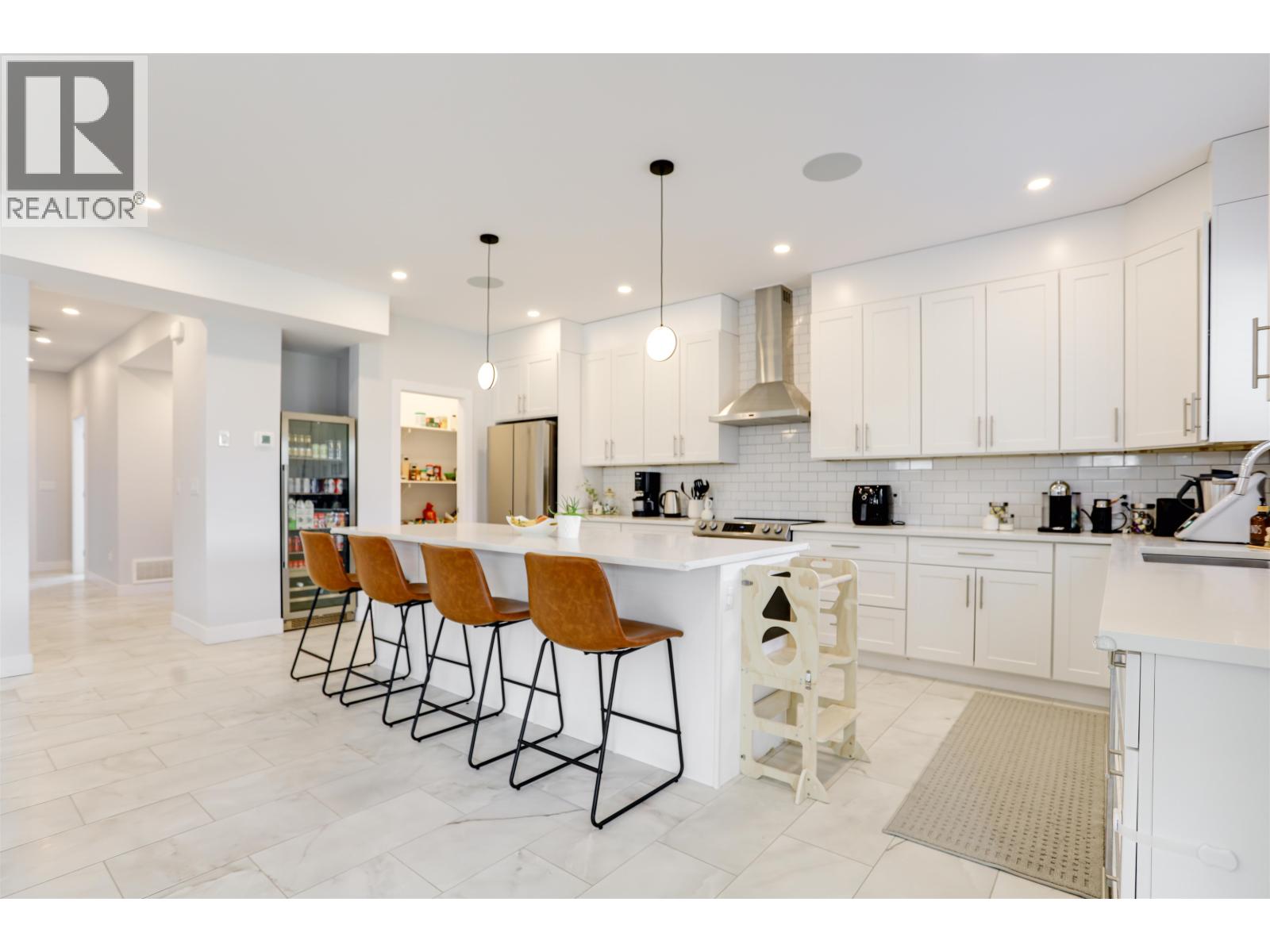 6 ROBINSON STREET, Kitimat