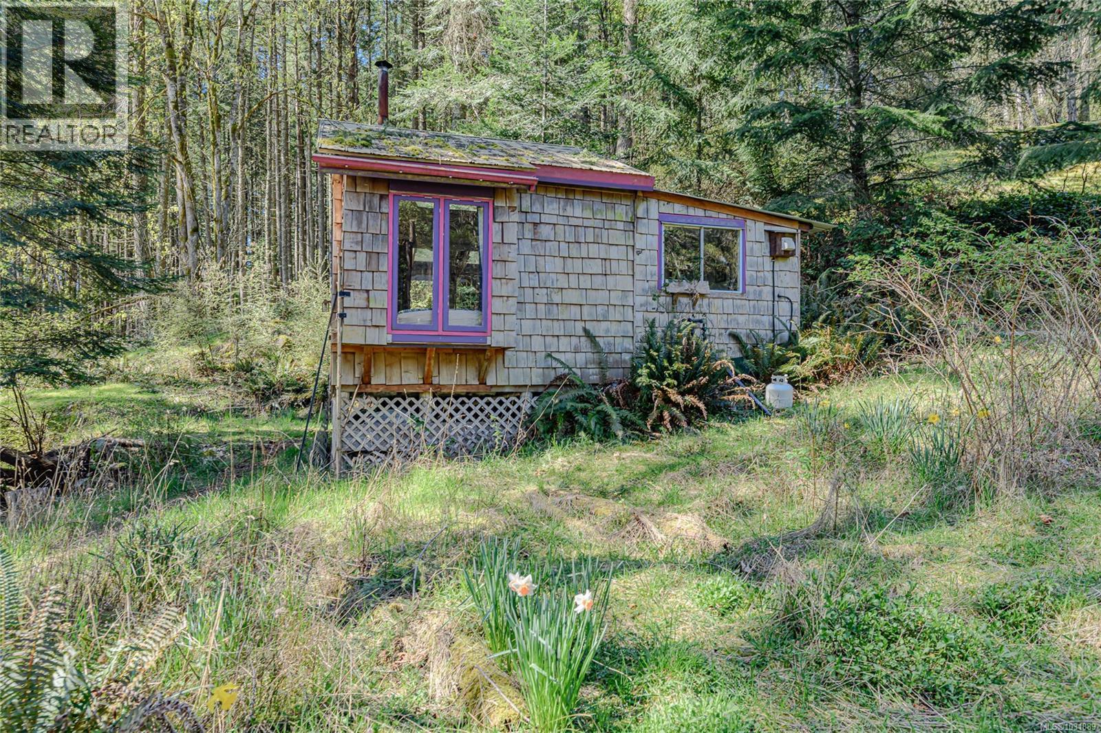 Sleeping Cabin.