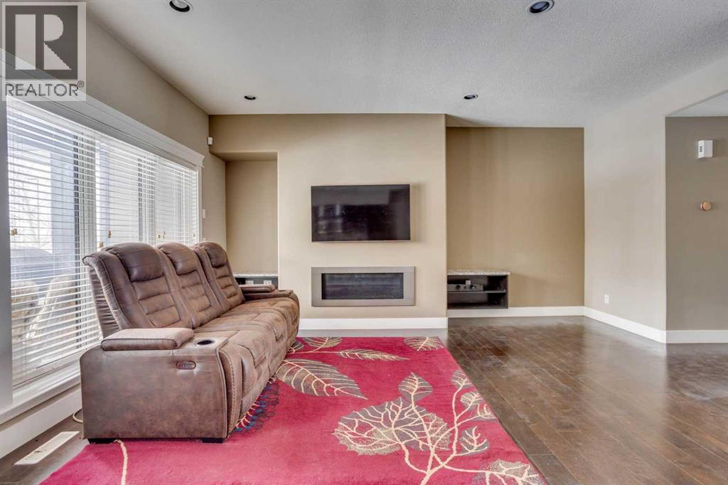 208 Sparrow Hawk Drive, Fort McMurray