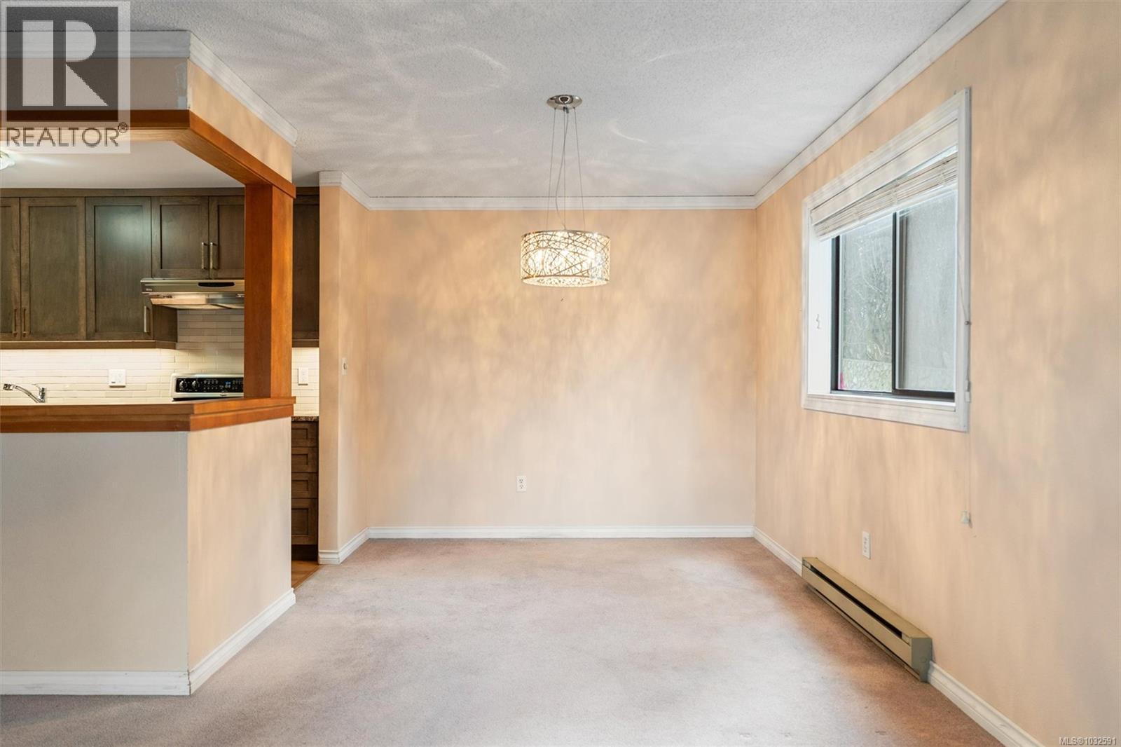 202 3255 Glasgow Avenue, Saanich