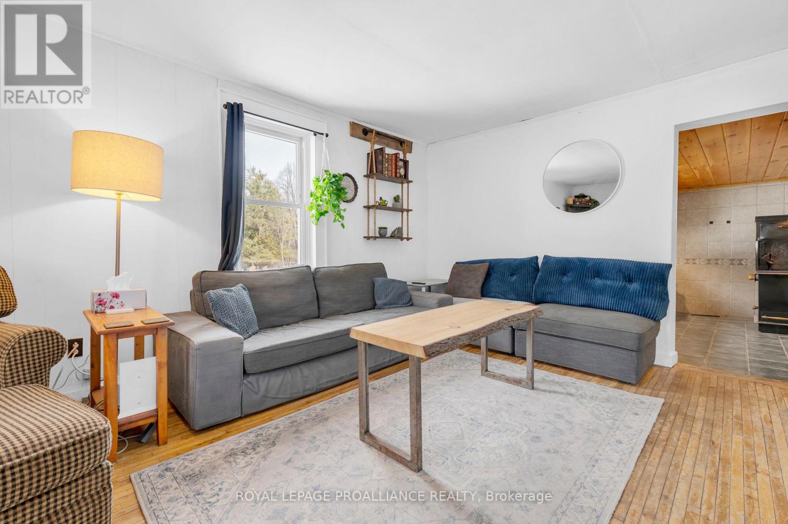 369 5TH CONCESSION ROAD S - 5