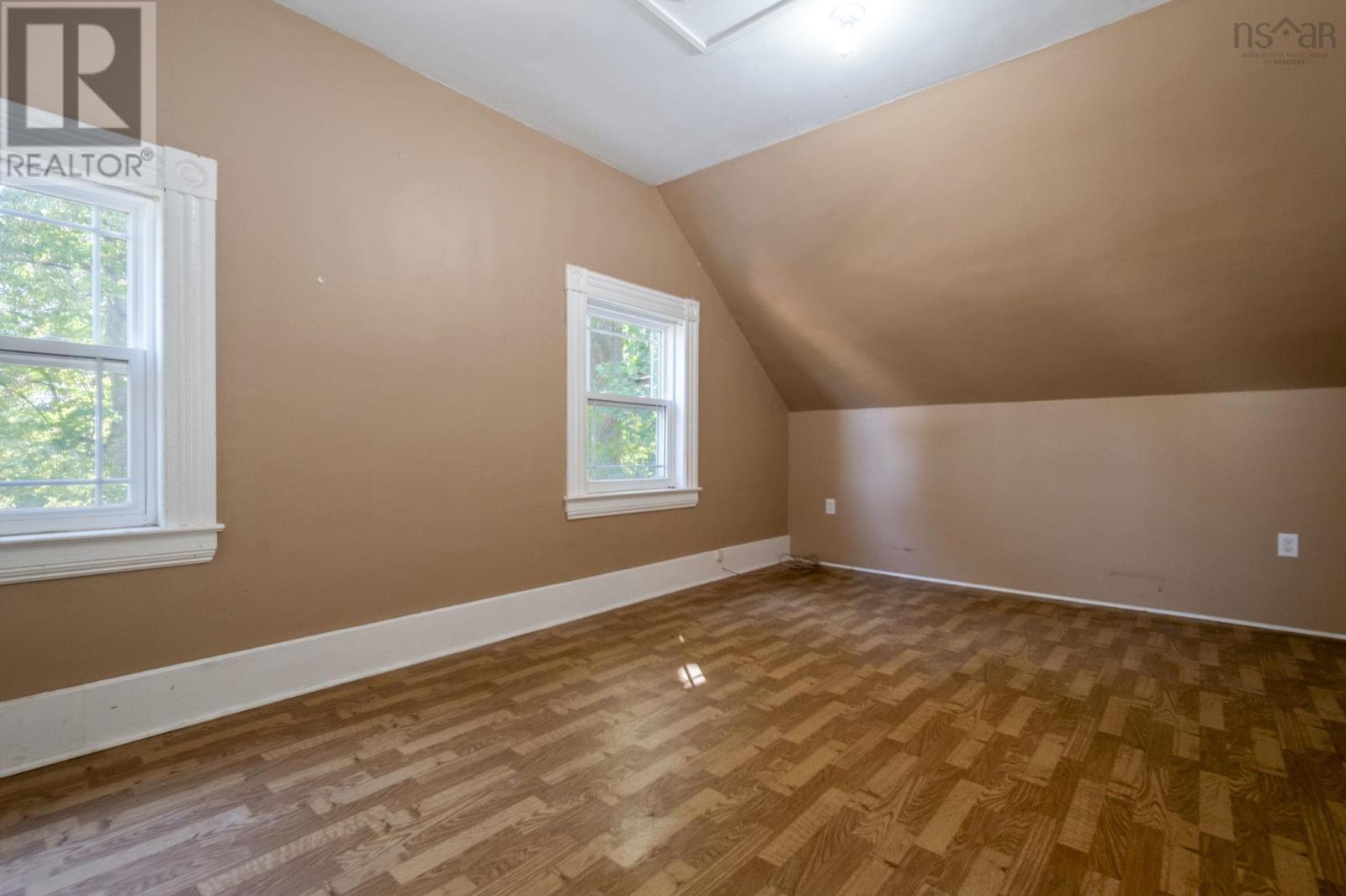 Property 16 of 39 of 419 Main Street