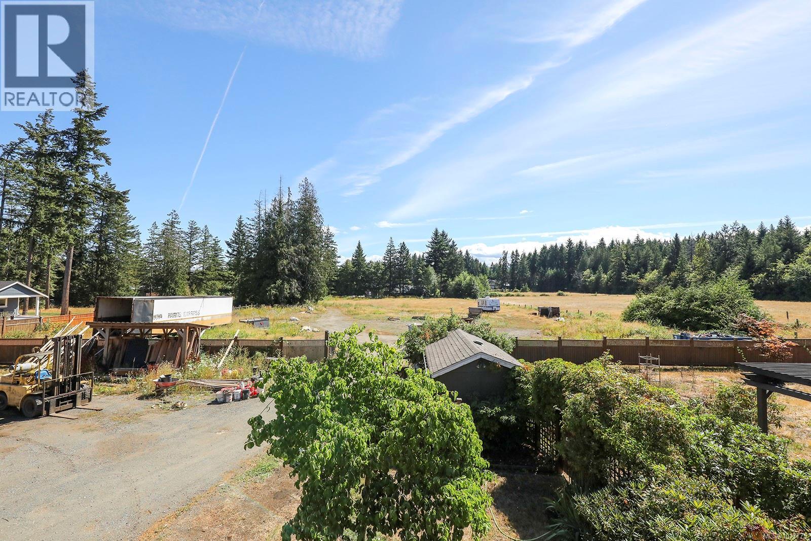 2099 Idiens Way — photo 37