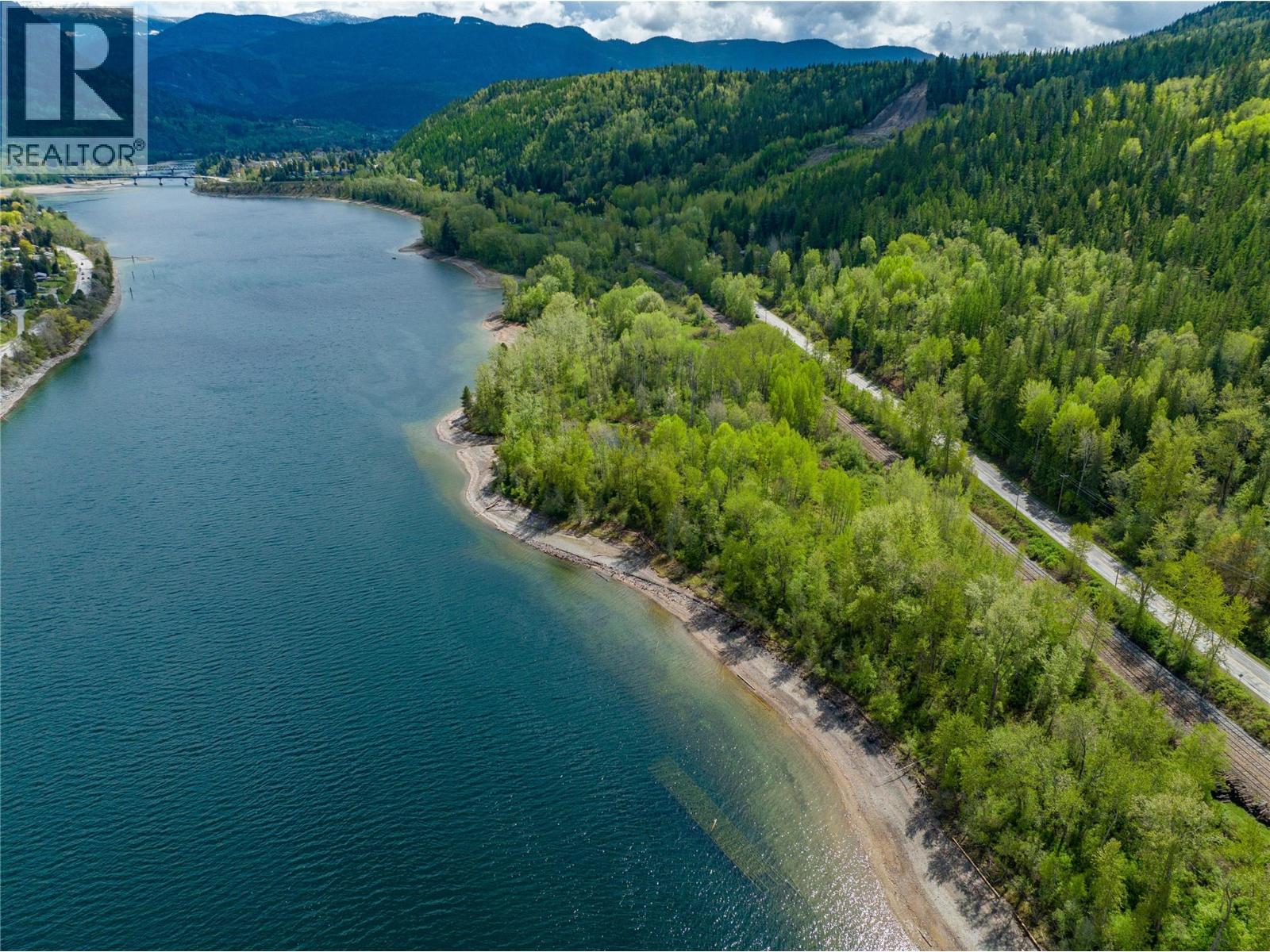  1601 ARROW LAKES Drive, Castlegar