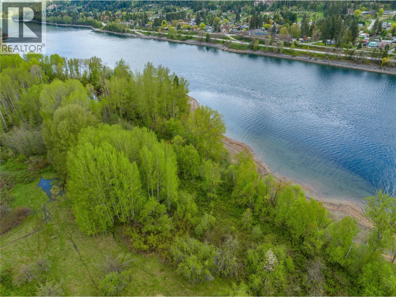  1601 ARROW LAKES Drive, Castlegar