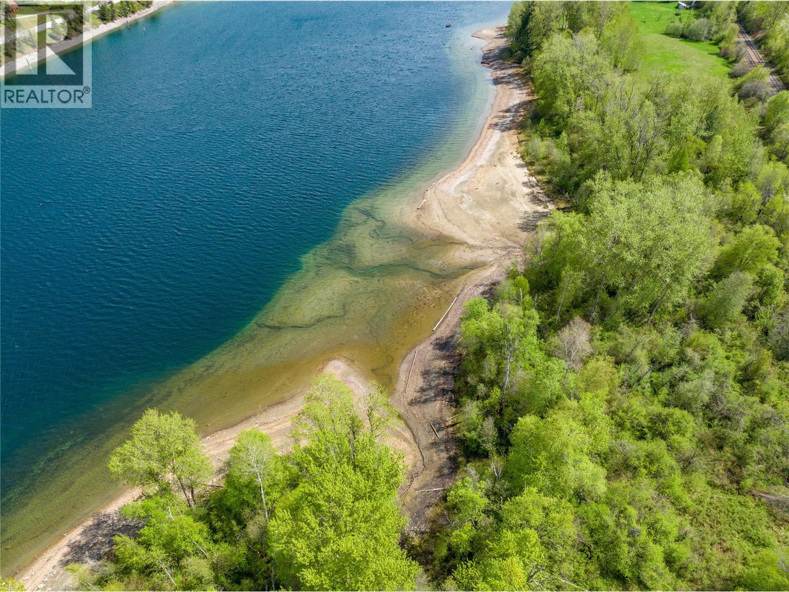  1601 ARROW LAKES Drive, Castlegar