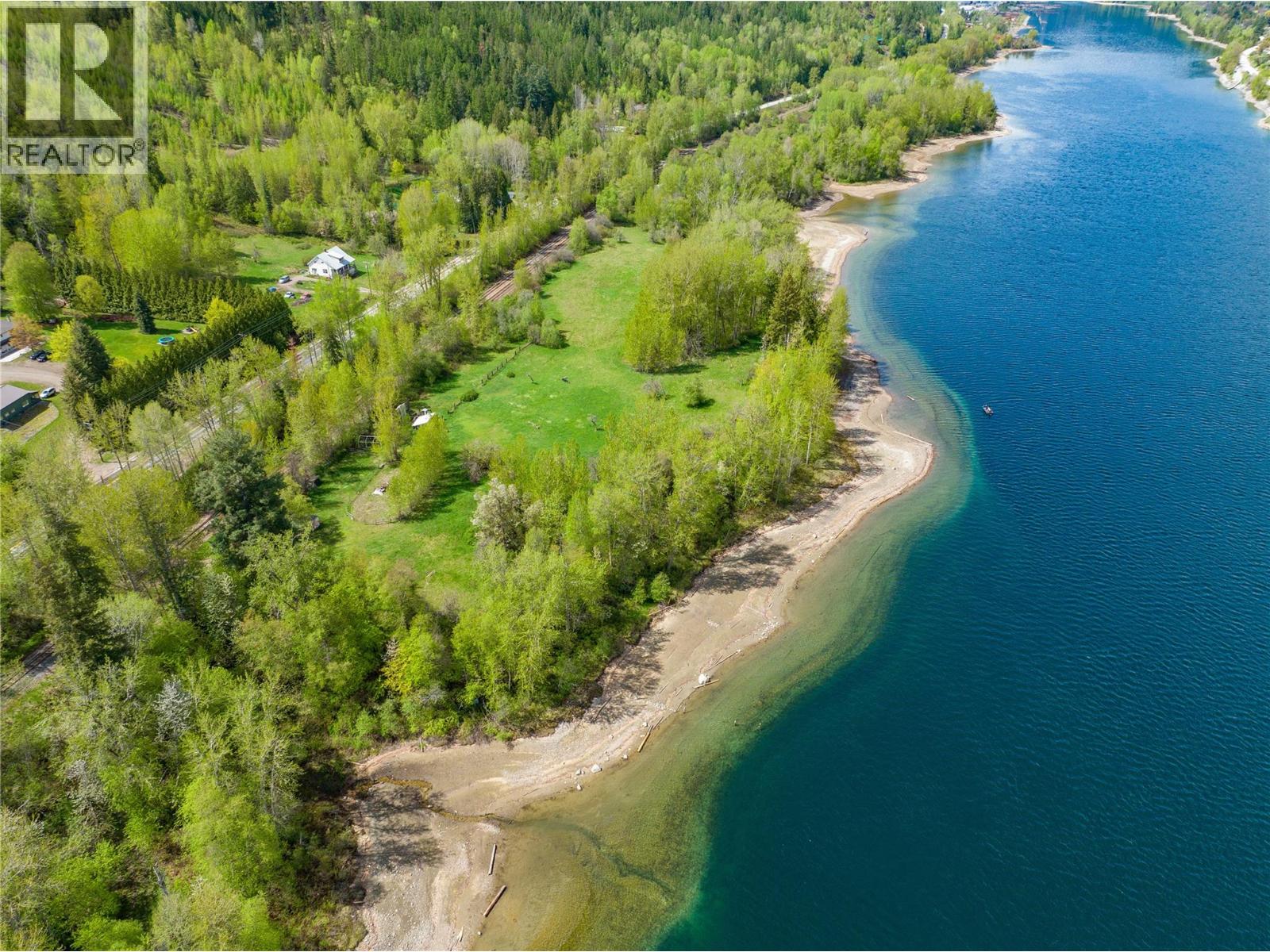  1601 ARROW LAKES Drive, Castlegar