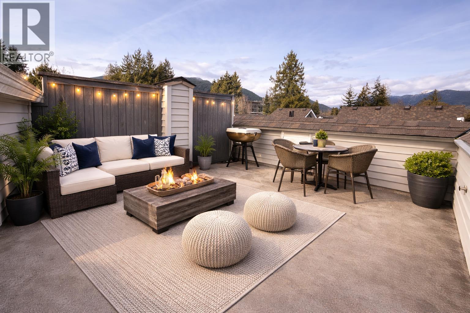 15 1015 LYNN VALLEY ROAD