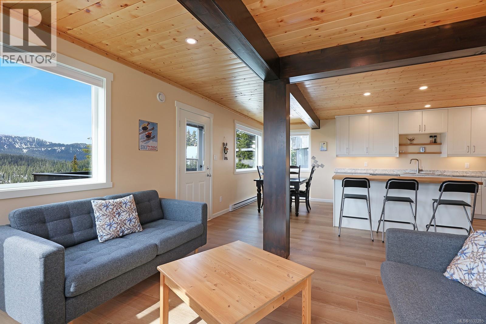 785 Jutland Terr, Courtenay