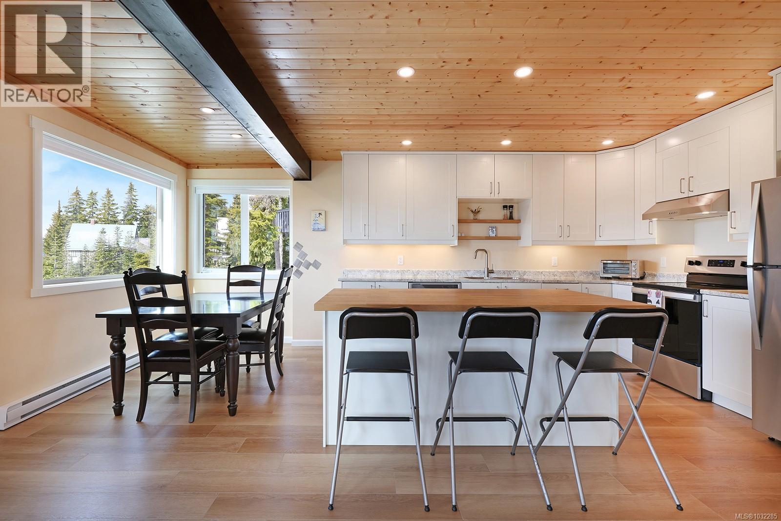 785 Jutland Terr, Courtenay